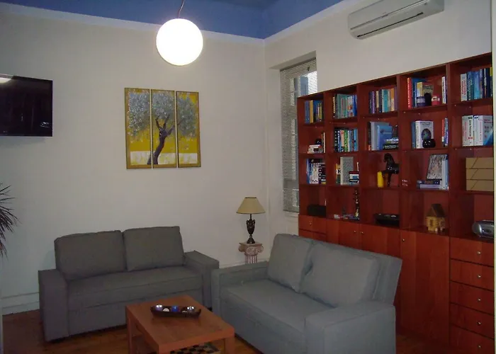 Neoclassical Glamour Appartement *