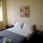 شقة Neoclassical Glamour خانيا