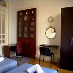 Neoclassical Glamour خانيا