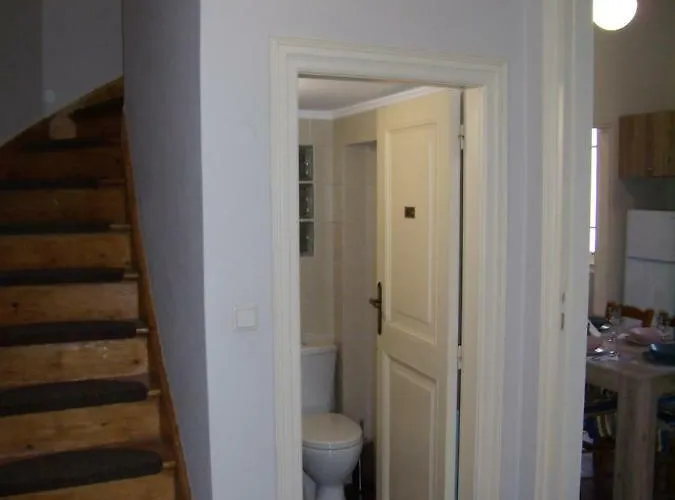 Neoclassical Glamour Apartment