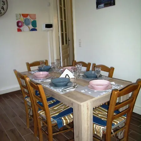 Apartman Neoclassical Glamour *