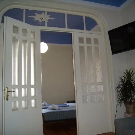 Neoclassical Glamour *